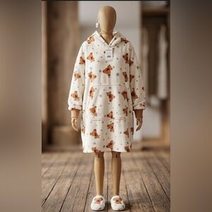 New Dakota Fleece Women's Oversized Hoodie & Slipper Set